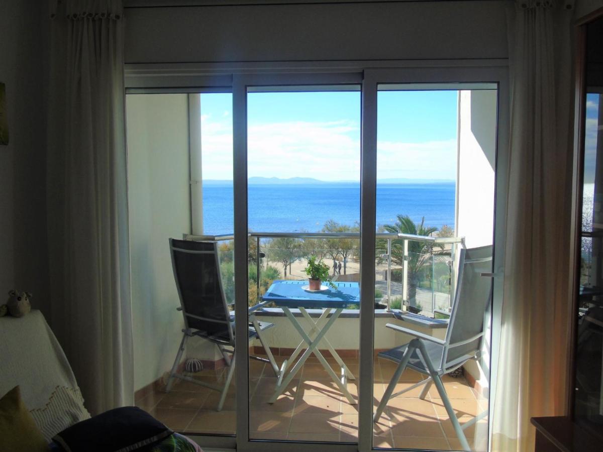 Appartement Premiere Ligne De Mer Roses Dış mekan fotoğraf